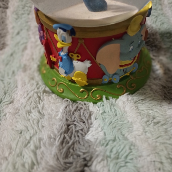 Glass Mickey mouse snow globe with all of the characters on the bottom - Picture 4 of 6